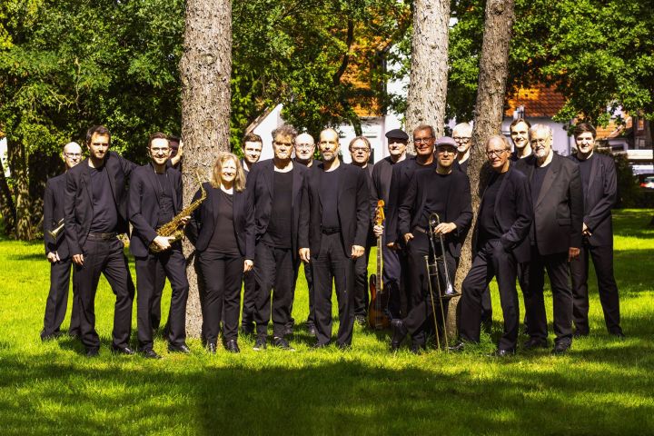 Swingleiner: Bigband SwingLeiner featuring Barbara Greulich