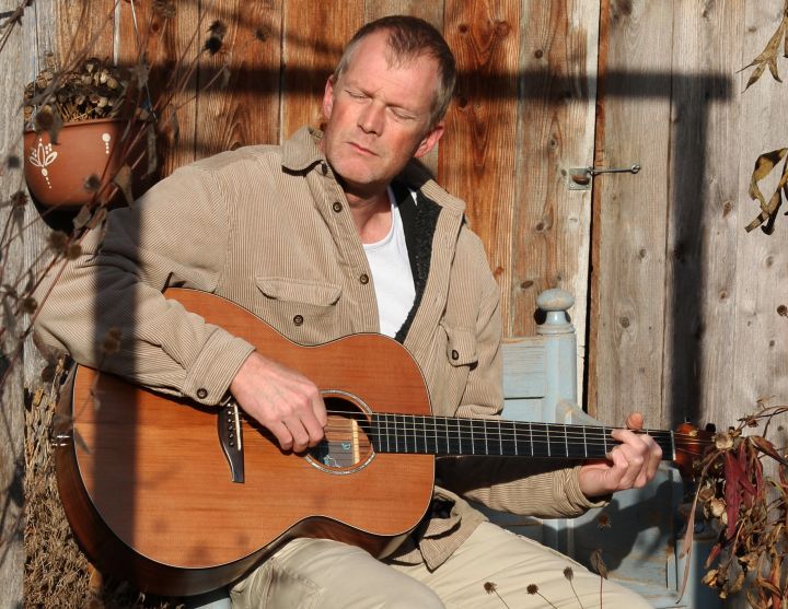 Robby Ballhause: Geburtstagskonzert des Song-Poeten