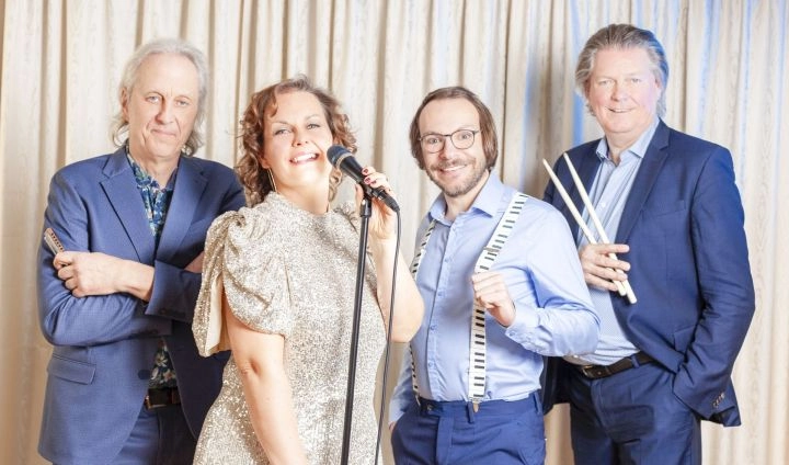 Mrs King & her Jewels: „Let the good times roll“